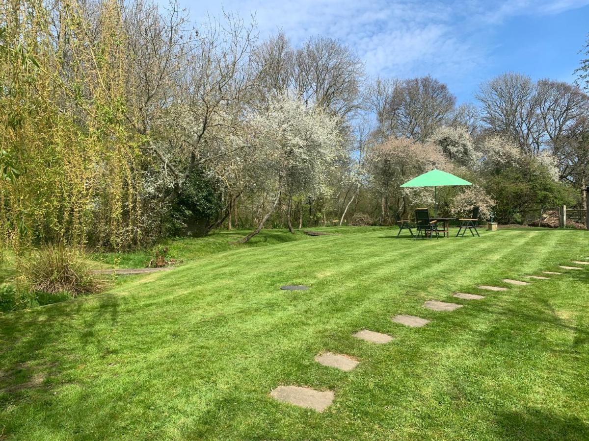 Thatched Cottage Pulborough Bagian luar foto